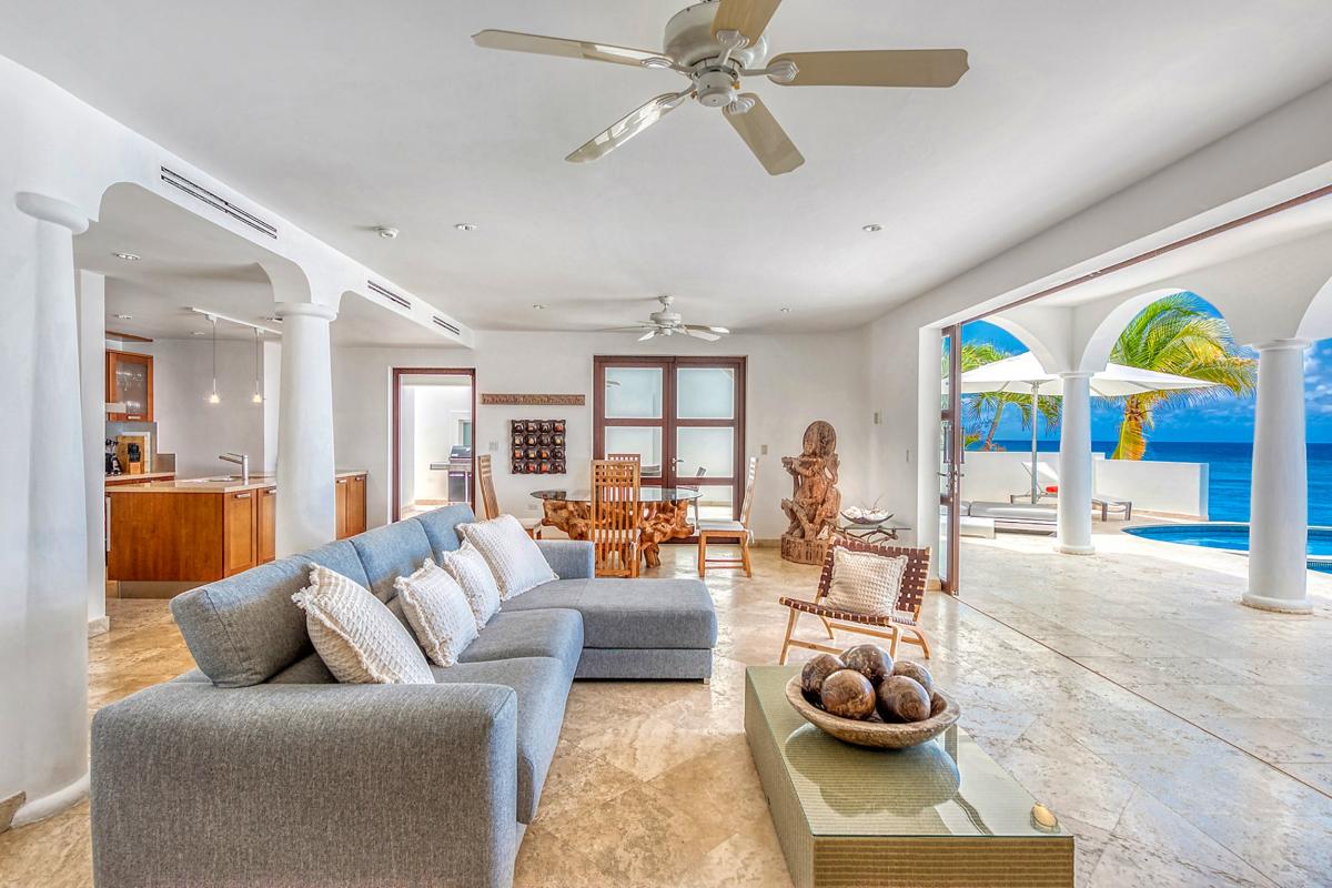 Pool Villa rental St Martin -The living room